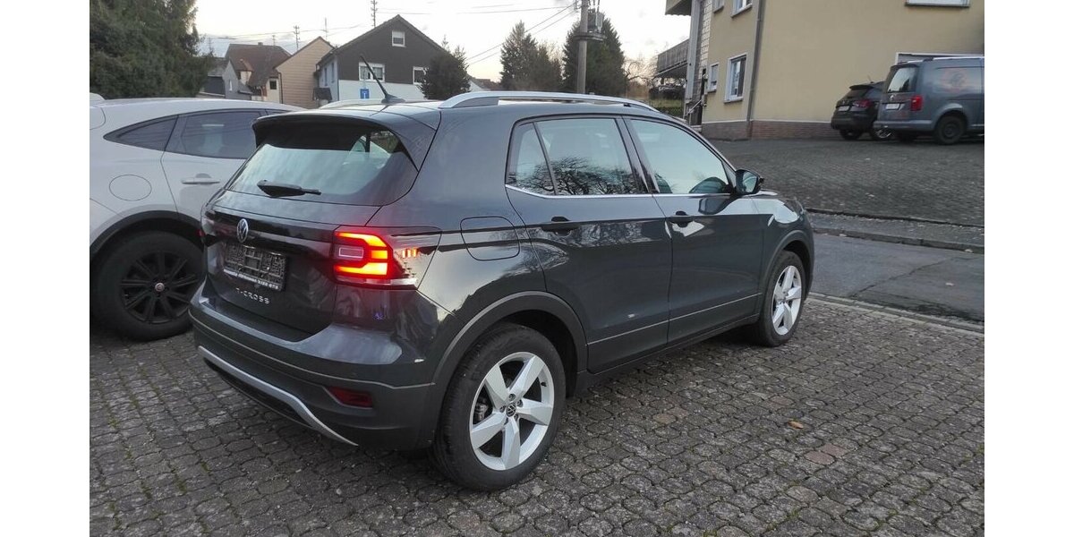 VW T-Cross 1,0 TSI Style NAVI/LED/SHZ/PDC 36.523 km 17.500 &euro; Höchstenbach 57629