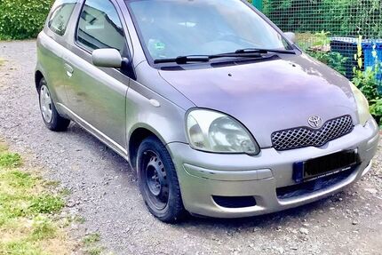 Toyota Yaris 215.000 km 800 &euro; Birkenbeul-Weißenbrüchen 57589