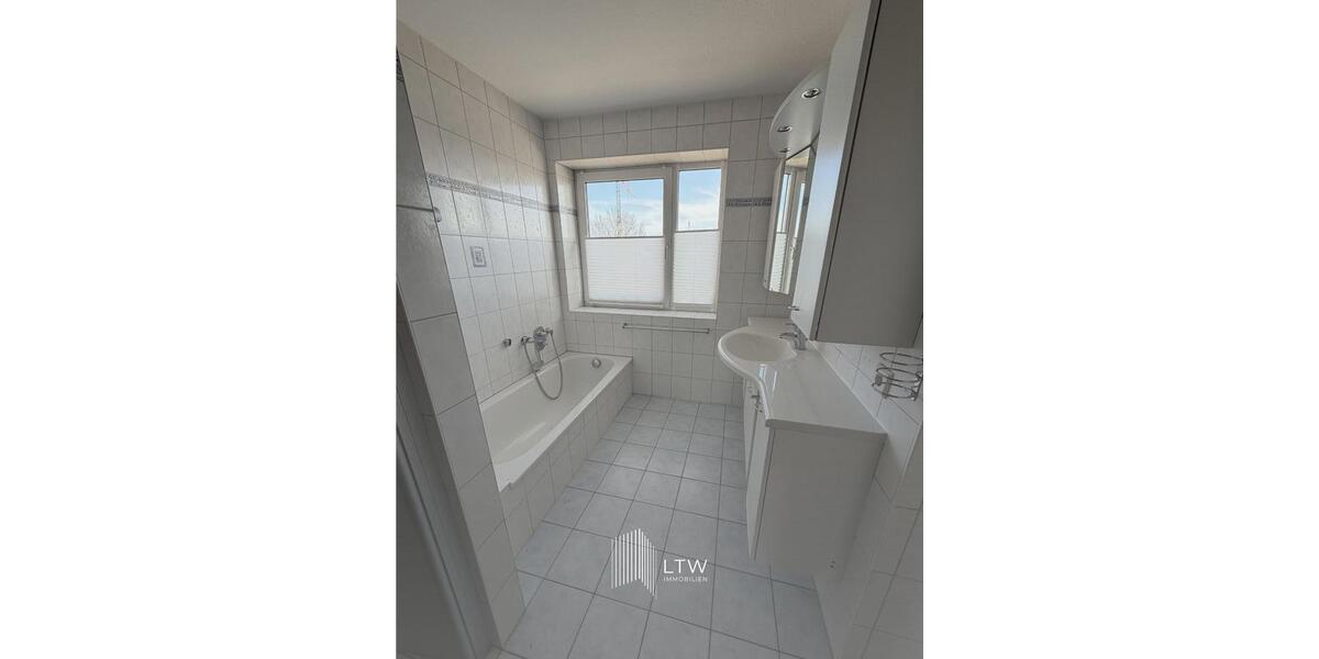 Einfamilienhaus Neumünster - 5 Zimmer, 180 m&sup2;, 1.616&euro; | Angebot:26375600