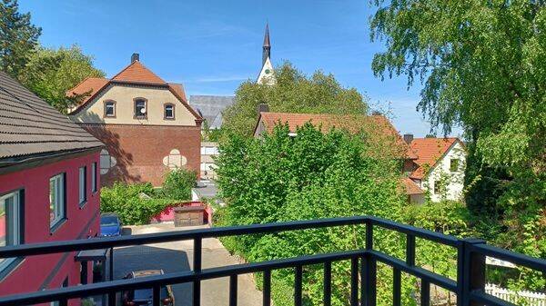 Mitten im ruhigen Herzen von DO-Kirchlinde: Helle großzügige 4-Zimmer-Wohnung mit Balkon und Stellplatz