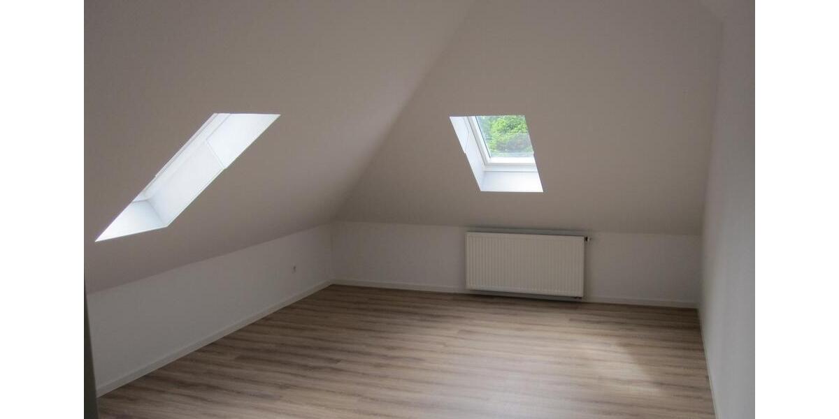 Dachgeschoßwohnung Lathen - 5 Zimmer, 100 m&sup2;, 780&euro; | Angebot:24836347