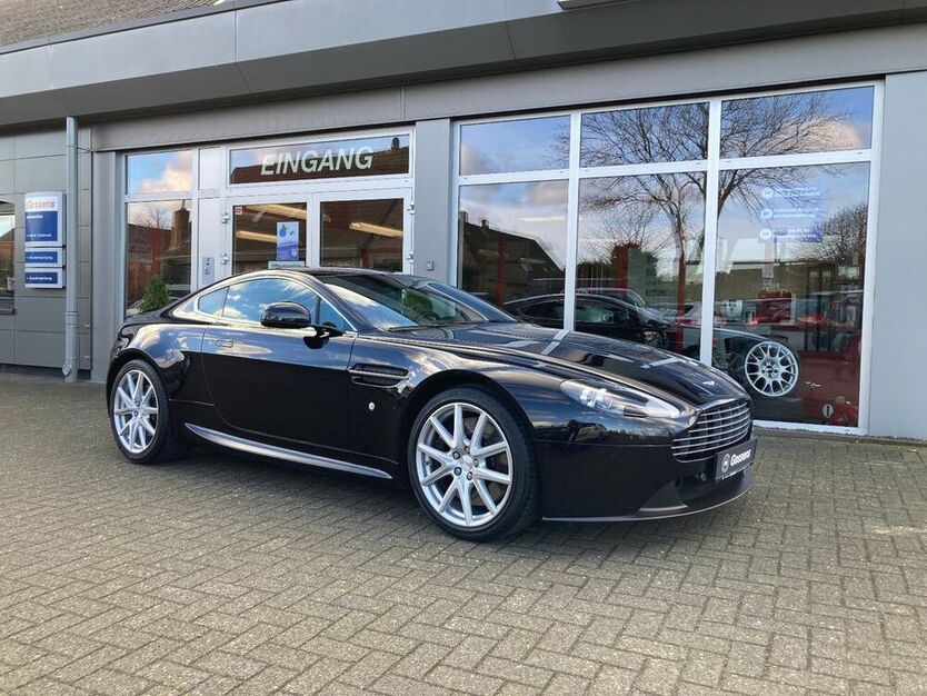 V8 Vantage