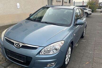 Hyundai i30 227.000 km 2.499 € Paderborn 33100