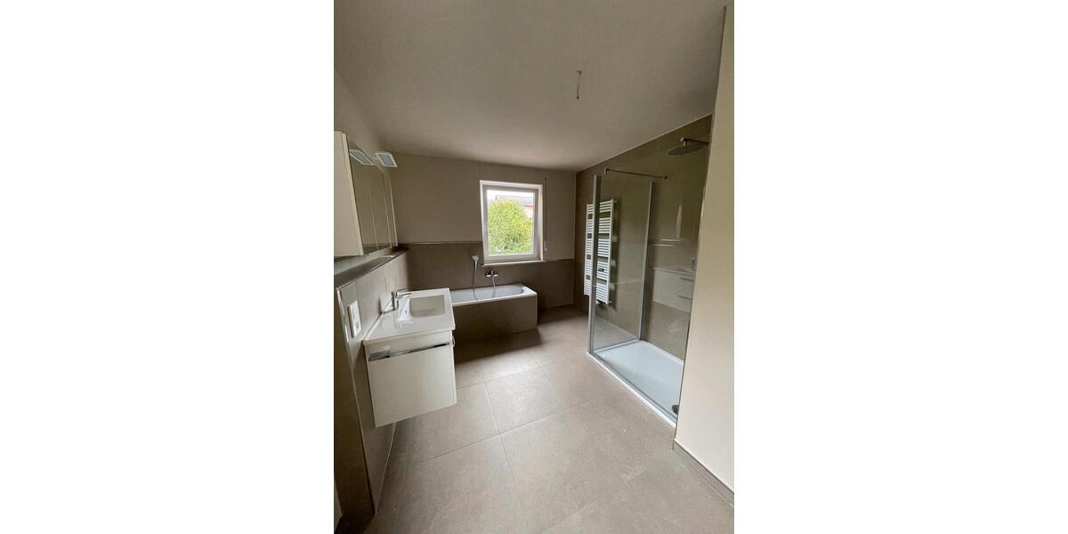 Doppelhaushälfte Bad Abbach - 5 Zimmer, 130 m&sup2;, 1.900&euro; | Angebot:25399314