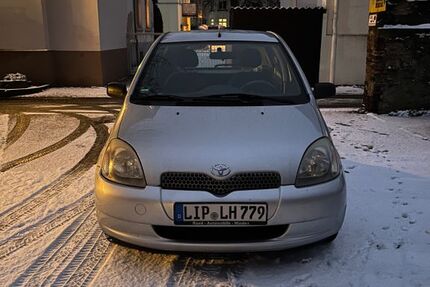 Toyota Yaris 186.000 km 2.500 &euro; Detmold 32756
