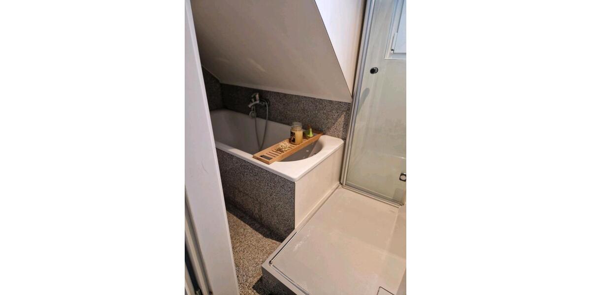 Dachgeschoßwohnung Bonn Bad Godesberg - 3 Zimmer, 63 m&sup2;, 830&euro; | Angebot:24851501