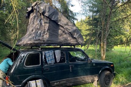 Lada Urban 79.000 km 18.000 &euro; Starnberg 82319
