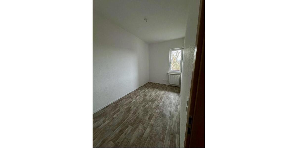 Etagenwohnung Greiz - 3 Zimmer, 66 m&sup2;, 380&euro; | Angebot:26394663
