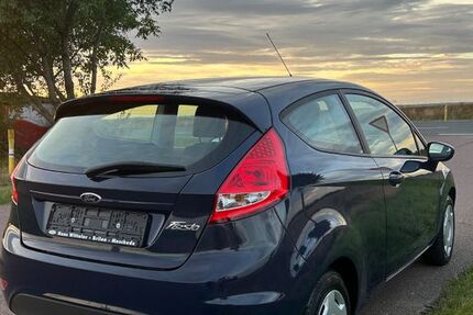 Ford Fiesta 13.800 km 5.999 &euro; Teutschenthal 06179