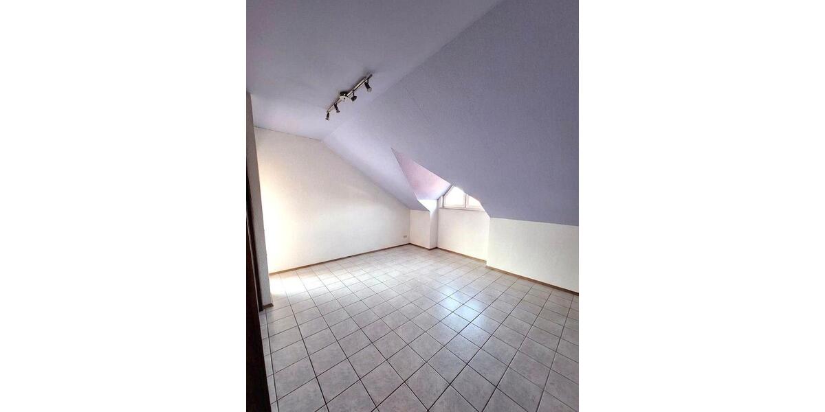 Dachgeschoßwohnung Wertheim - 2 Zimmer, 68 m&sup2;, 185.000&euro; | Angebot:26253252