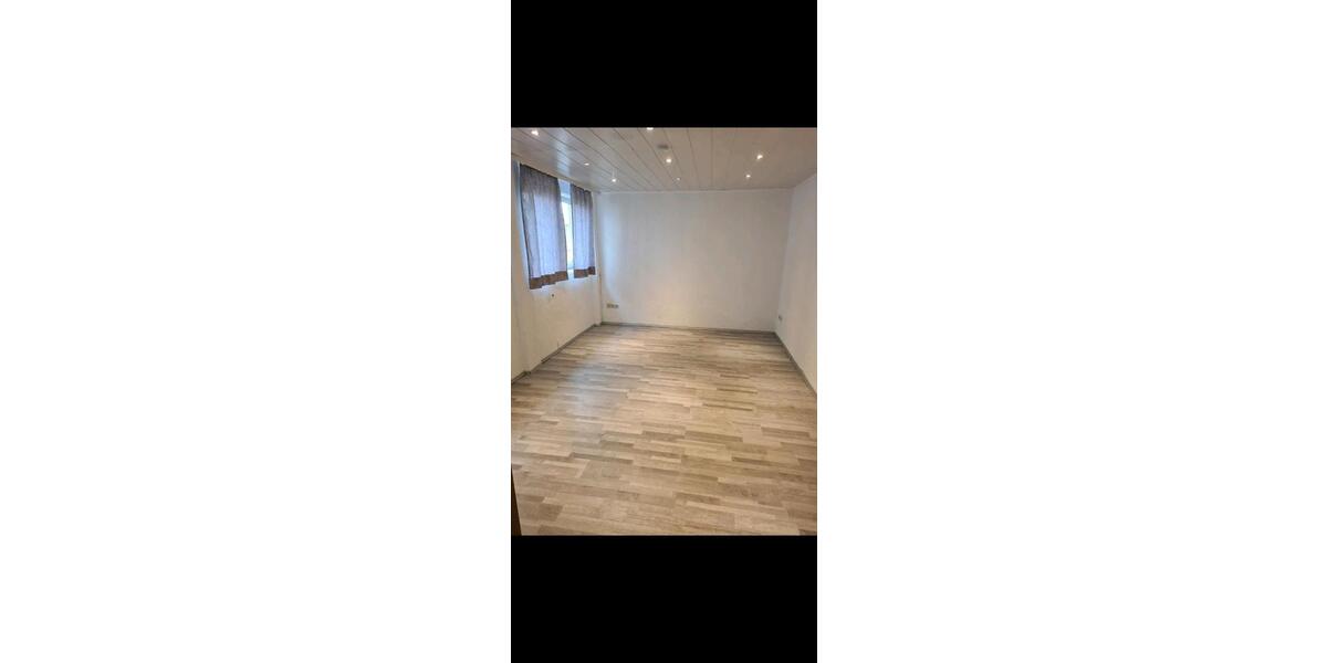 Erdgeschoßwohnung Korbach - 4 Zimmer, 135 m&sup2;, 89.000&euro; | Angebot:27144526