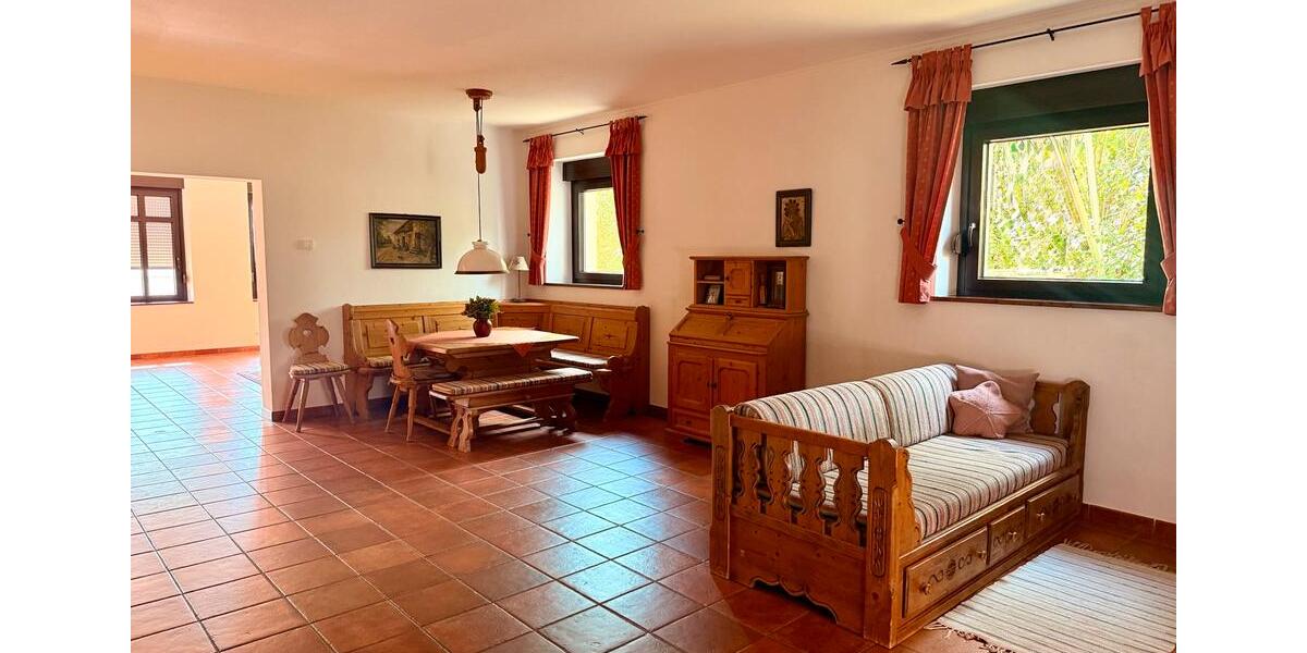 Bauernhaus, Landhaus Schwalbach - 9 Zimmer, 254 m&sup2;, 670.000&euro; | Angebot:27059315