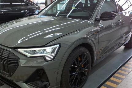 Audi e-tron 55.357 km 36.990 &euro; Hamburg 22047