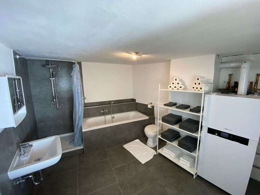 Haus zum Kaufen in Zweibrücken 240.000 € 164.98 m²