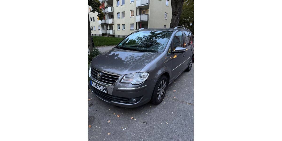 VW Touran 157.000 km 4.300 &euro; München 81673