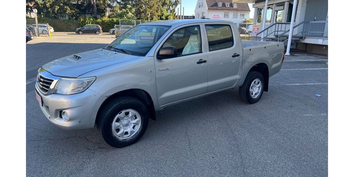 Toyota Hilux 270.000 km 10.999 &euro; Nürnberg 90431