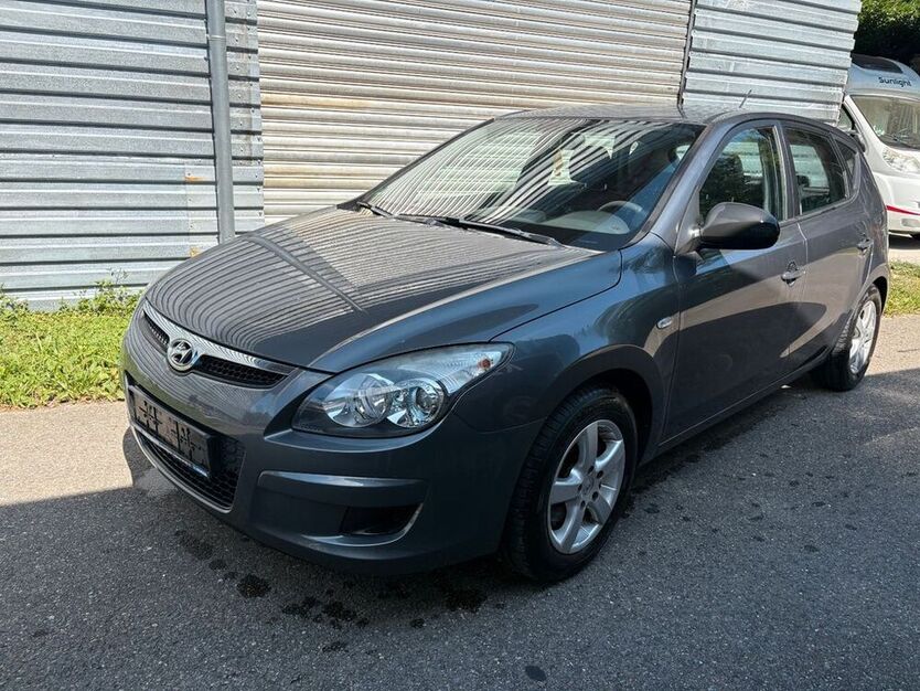 i30