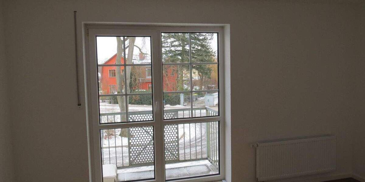 Etagenwohnung Falkensee - 2 Zimmer, 82 m&sup2;, 1.150&euro; | Angebot:24906141