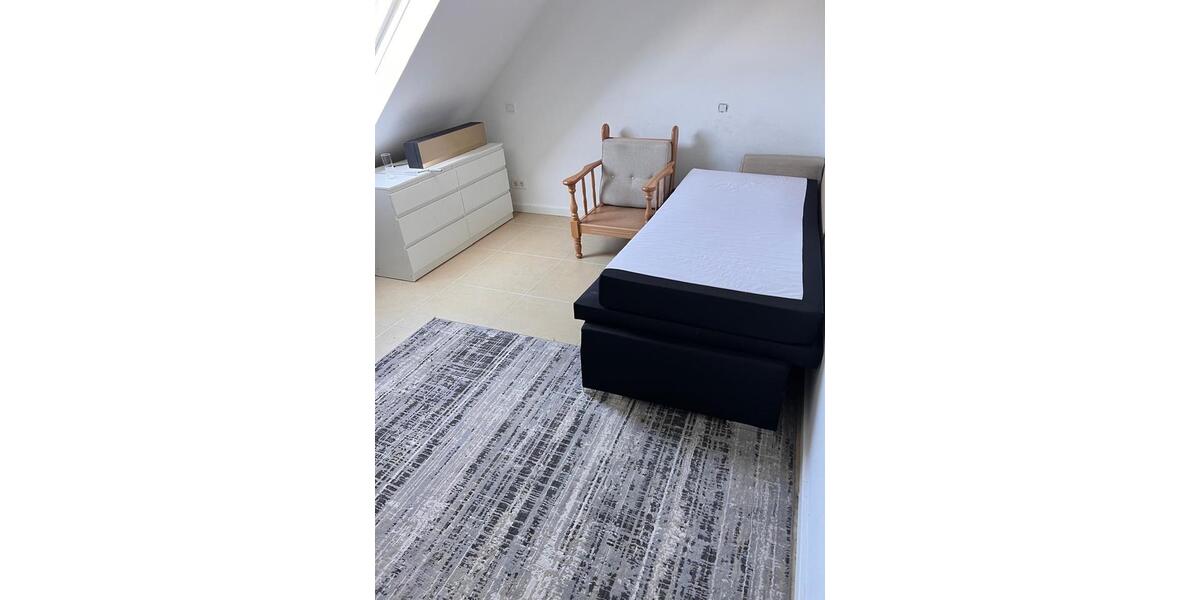 Dachgeschoßwohnung Mönchengladbach West - 1 Zimmer, 60 m&sup2;, 780&euro; | Angebot:26670840