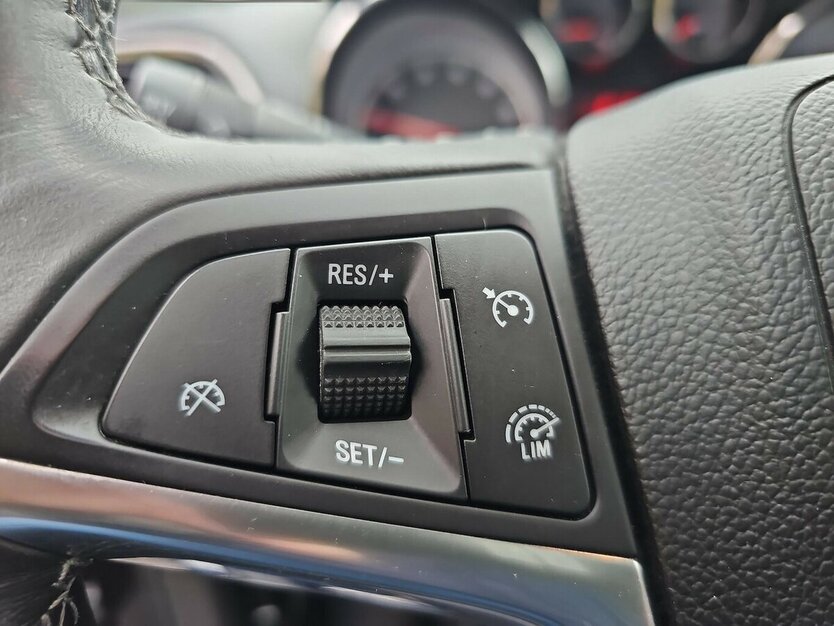 Opel Mokka Innovation ecoFlex 4x4 + Inspektion+ NEU + 140.500 km 8.795 € Schwalbach/Taunus 65824