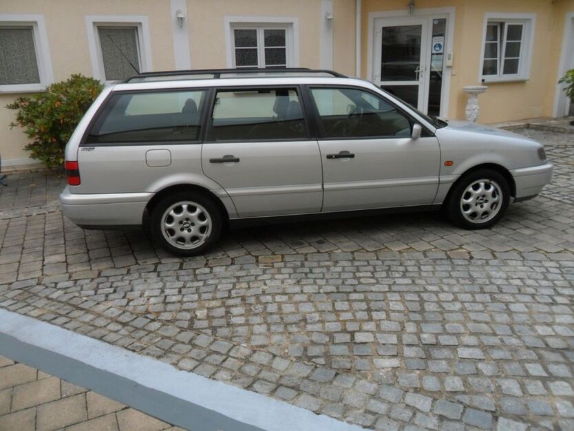 VW Passat Variant 181.000 km 4.190 € Pleinfeld 91785