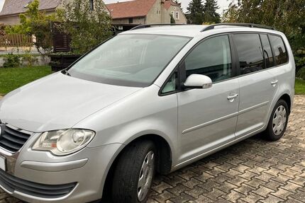 VW Touran 134.600 km 4.750 € OßLING 01920