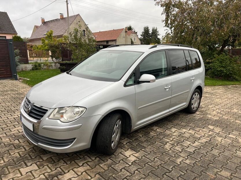 VW Touran 134.600 km 4.750 € OßLING 01920