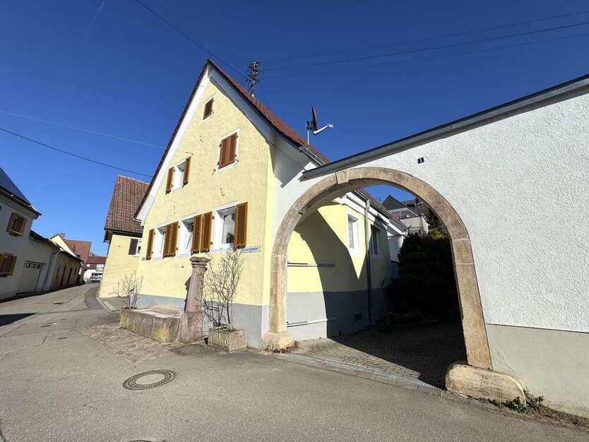 Haus zum Kaufen in Ehrenkirchen 635.000 € 184 m²