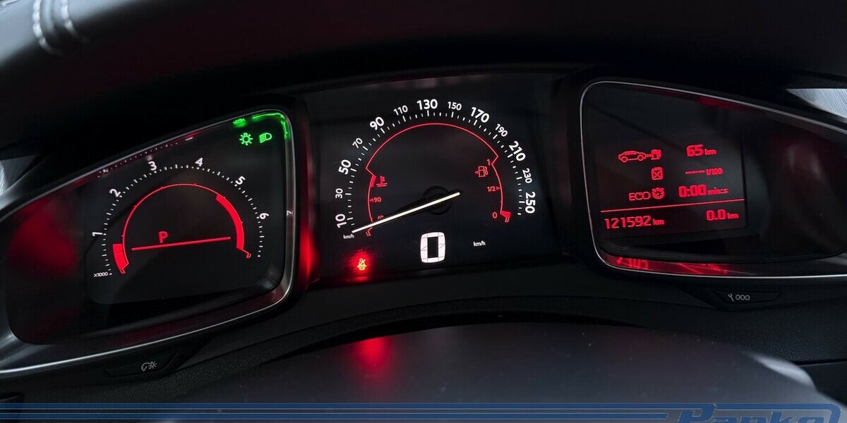 DS Automobiles DS5 2.0 BlueHDi 180 EAT*HeadUp*Memo*Pano*NAV* 121.593 km 11.280 &euro; Berlin 13187