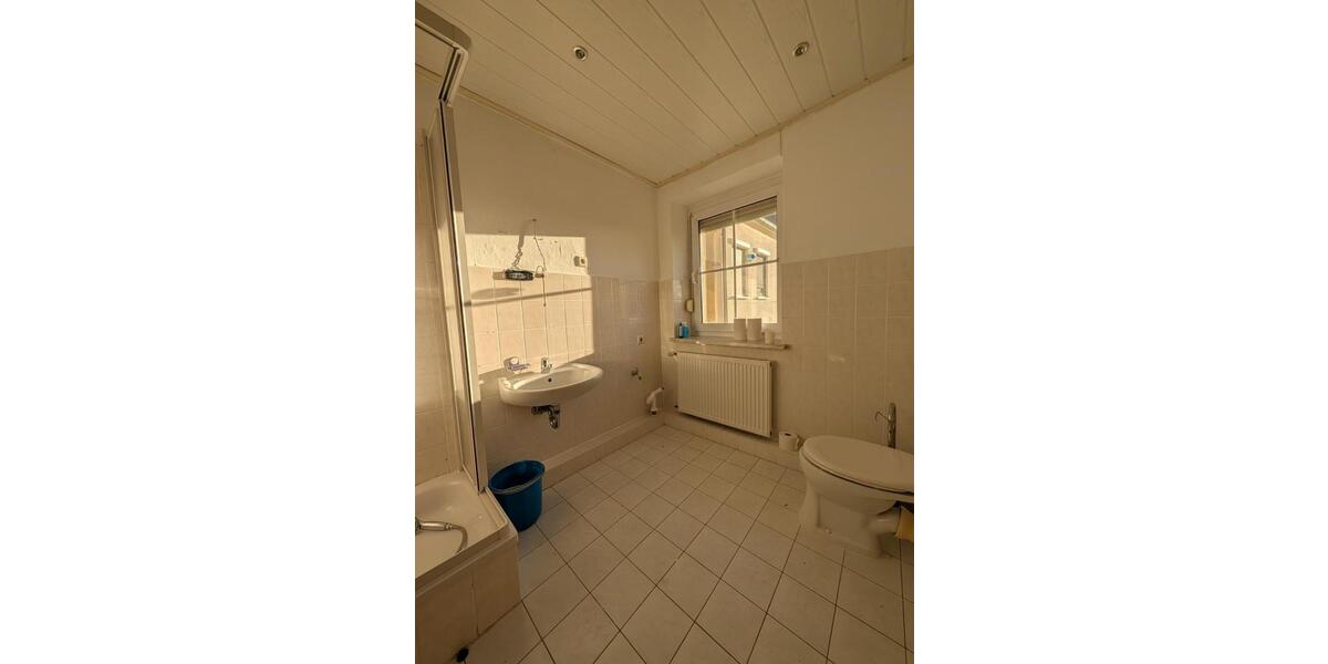 Etagenwohnung Staßfurt - 3 Zimmer, 83 m&sup2;, 585&euro; | Angebot:26663788