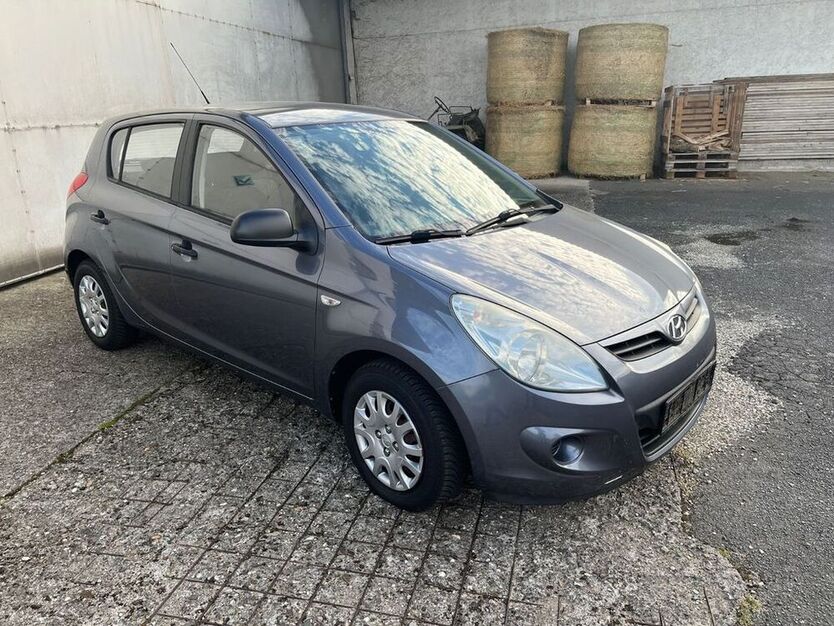 i20