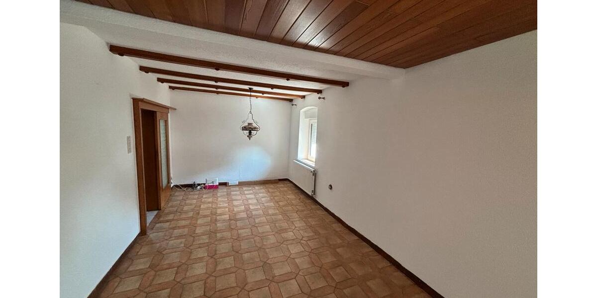 Wohnung Haus zur Miete inklusive Doppelgarage sowie Garten 9 zimmer