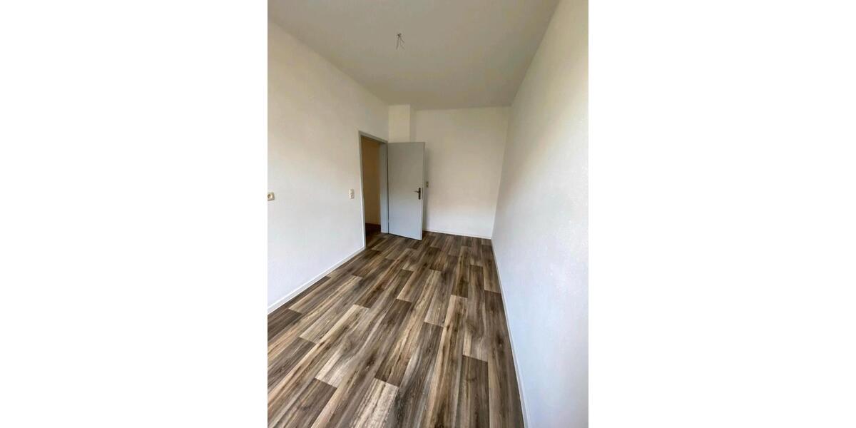 Erdgeschoßwohnung Oelsnitz (Vogtland) - 3 Zimmer, 58 m&sup2;, 600&euro; | Angebot:25479180