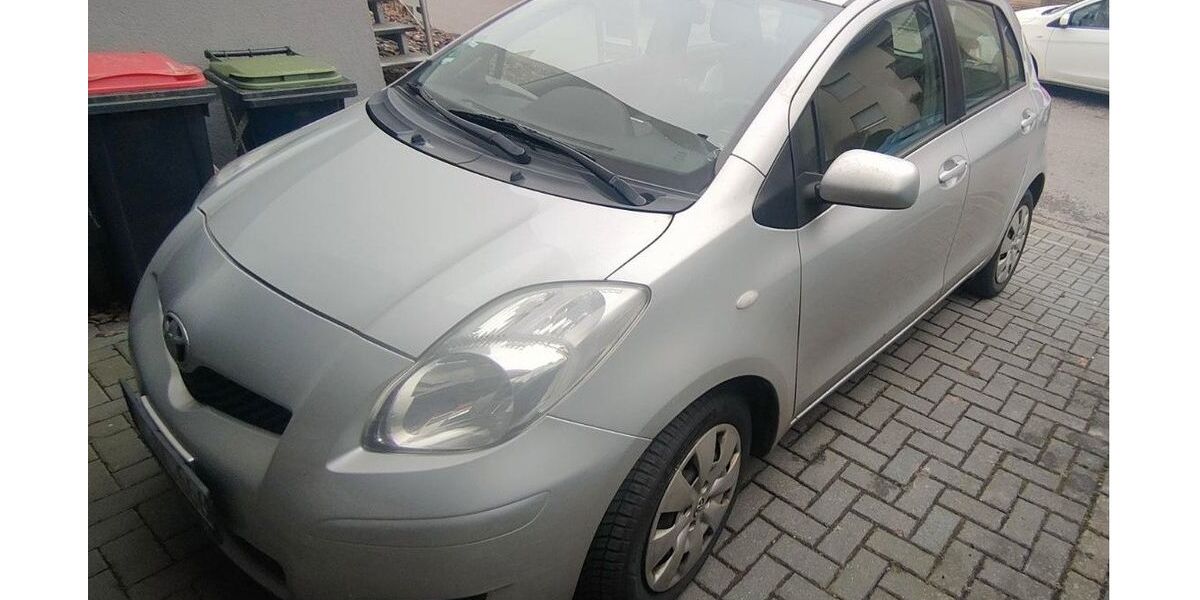 Toyota Yaris 202.200 km 3.688 &euro; Aachen 52078