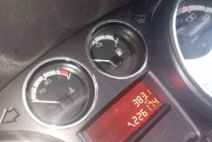 Peugeot 308 227.000 km 1.800 &euro; burgkirchen 84508