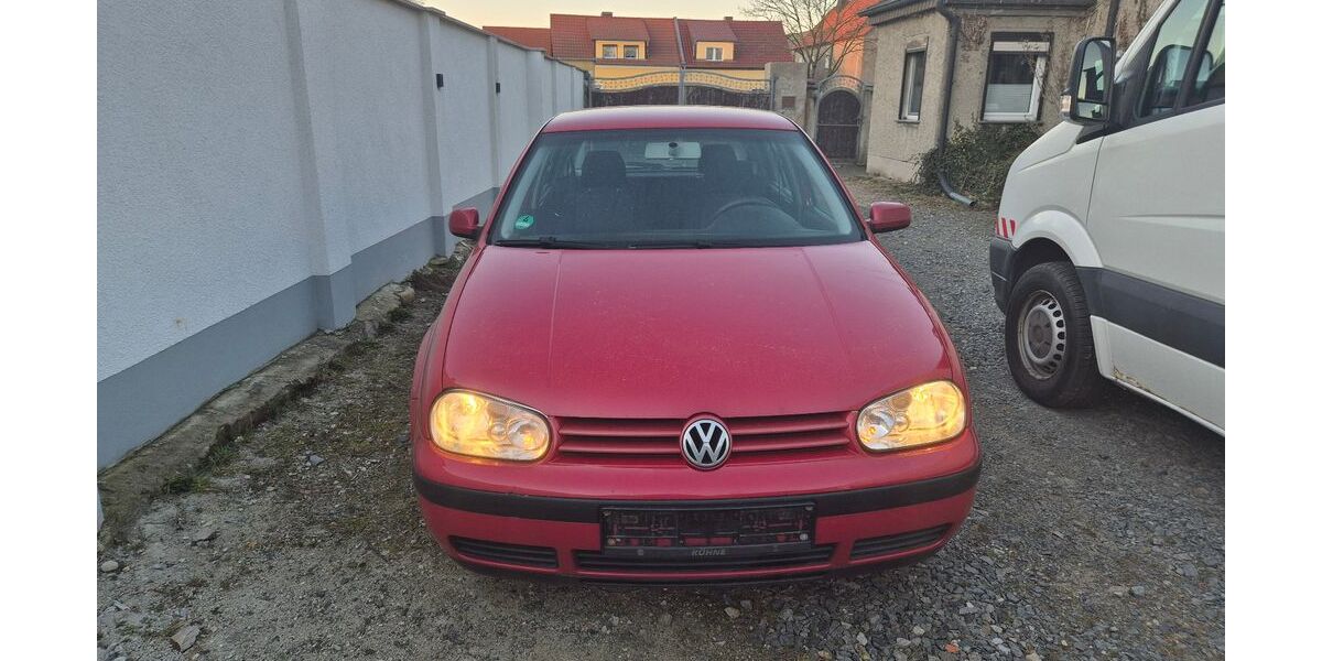 VW Golf 330.300 km 1.400 &euro; Doberschütz 04838