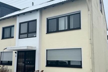 Großzügiges 2 Familienhaus in Bischmisheim zu verkaufen 8 zimmer