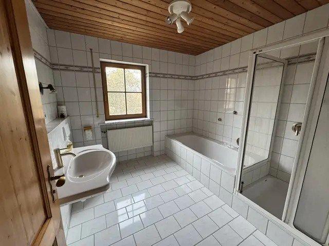 Einfamilienhaus Dettelbach - 8 Zimmer, 266 m&sup2;, 550.000&euro; | Angebot:26395311