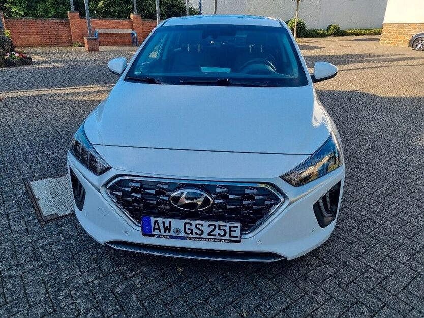IONIQ