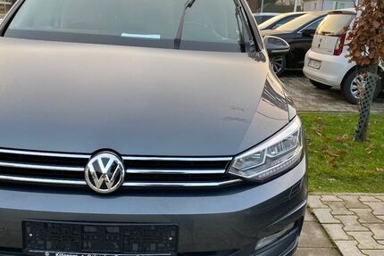 VW Touran 122.453 km 12.500 € Soest 59494