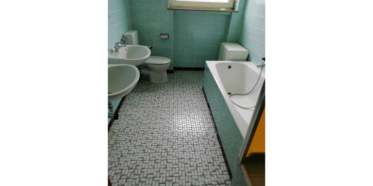 Mehrfamilienhaus, Wohnhaus Biebertal - 13 Zimmer, 340 m&sup2;, 420.000&euro; | Angebot:26802986