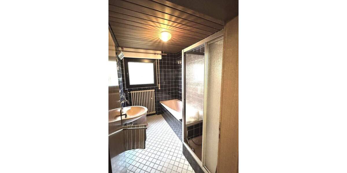Einfamilienhaus Niederkassel - 6 Zimmer, 200 m&sup2;, 490.000&euro; | Angebot:25814969