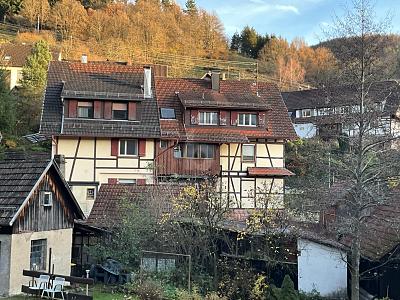 WOHNEN WIE IM URLAUB MIT HERRLICHEM BLICK - Mehrfamilienhaus, Wohnhaus Gernsbach | Angebot:26863248