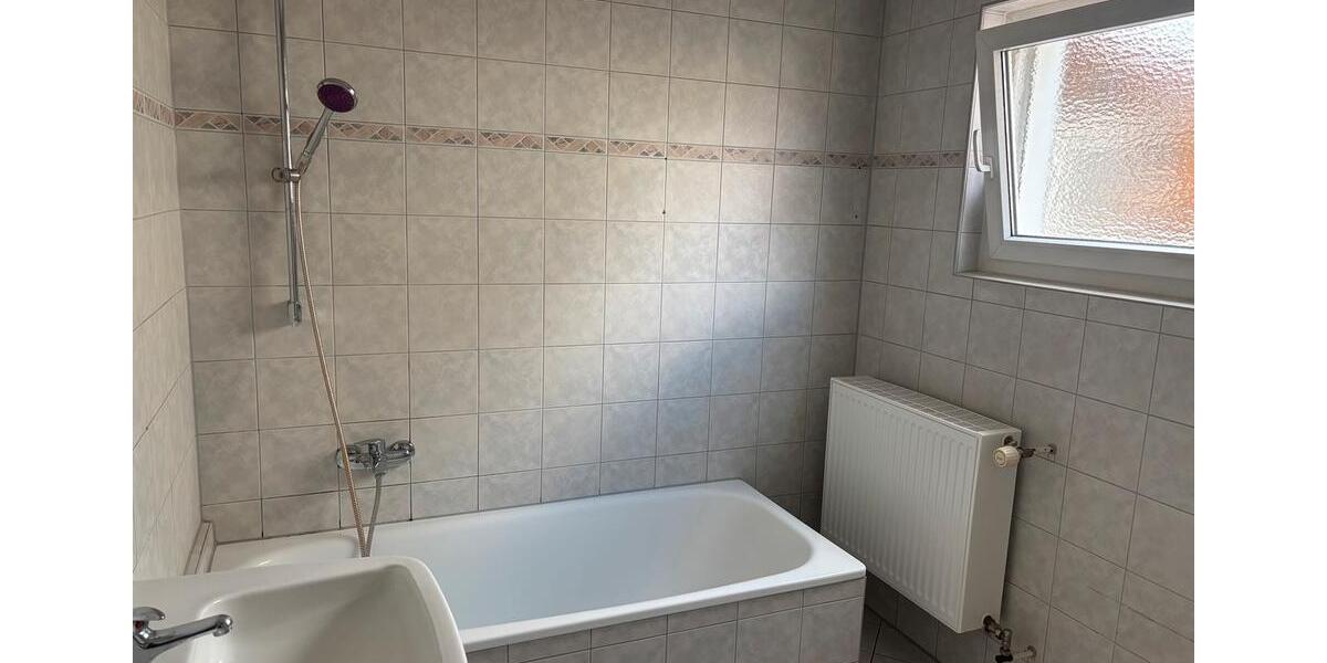Erdgeschoßwohnung Schramberg - 3.5 Zimmer, 100 m&sup2;, 750&euro; | Angebot:26258917