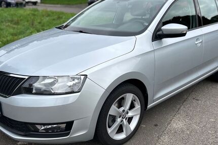 Skoda Rapid 61.000 km 9.700 &euro; Köln 50859