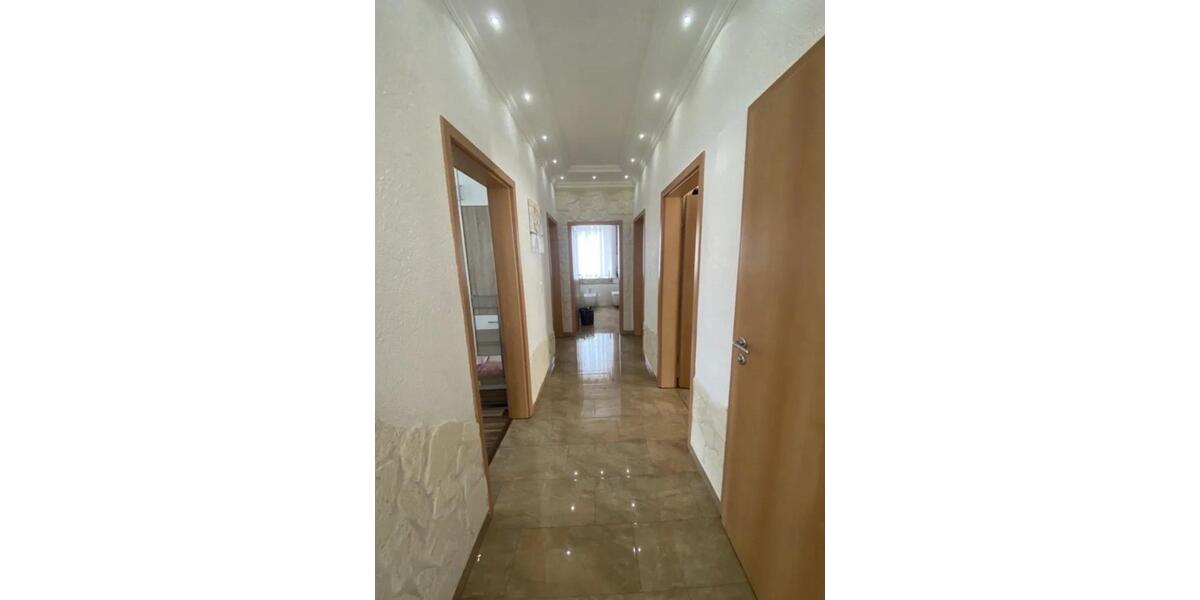 Bungalow Porta Westfalica - 5 Zimmer, 142 m&sup2;, 2.350&euro; | Angebot:25313042