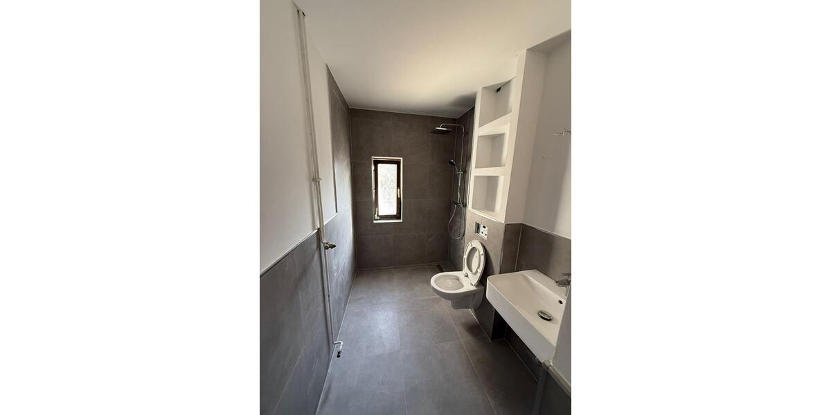 renovierte kernsanierte 3 Zimmer - Wohnung in Zentraumsnähe 3 zimmer