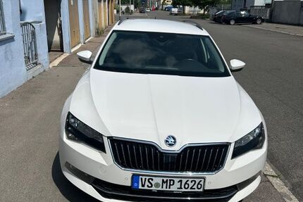 Skoda Superb 121.000 km 14.700 &euro; Schwenningen 78056