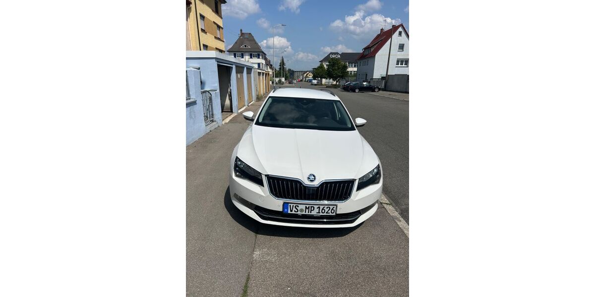 Skoda Superb 121.000 km 14.990 &euro; Schwenningen 78056