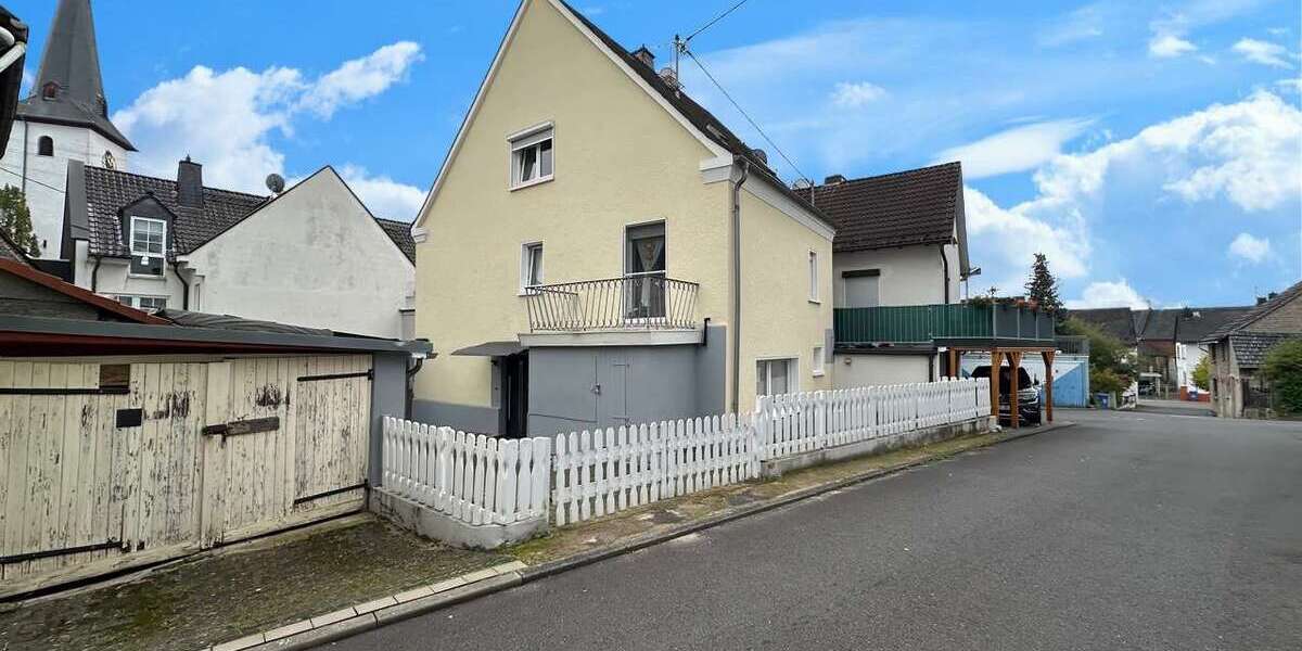 Haus zum Kaufen in Dornburg Frickhofen 259.999 € 180 m² 6 zimmer